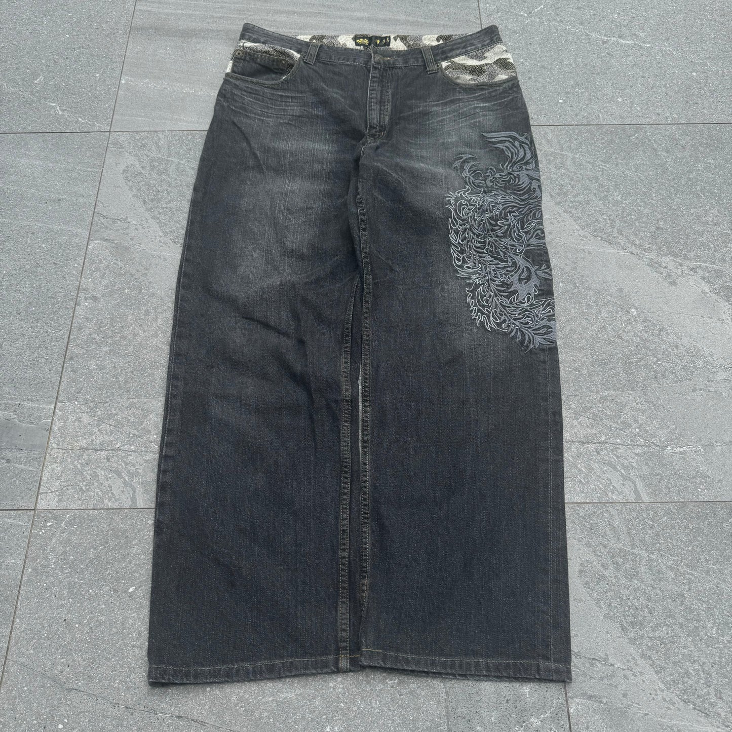 beautiful japanese dragon jeans - 34x29”