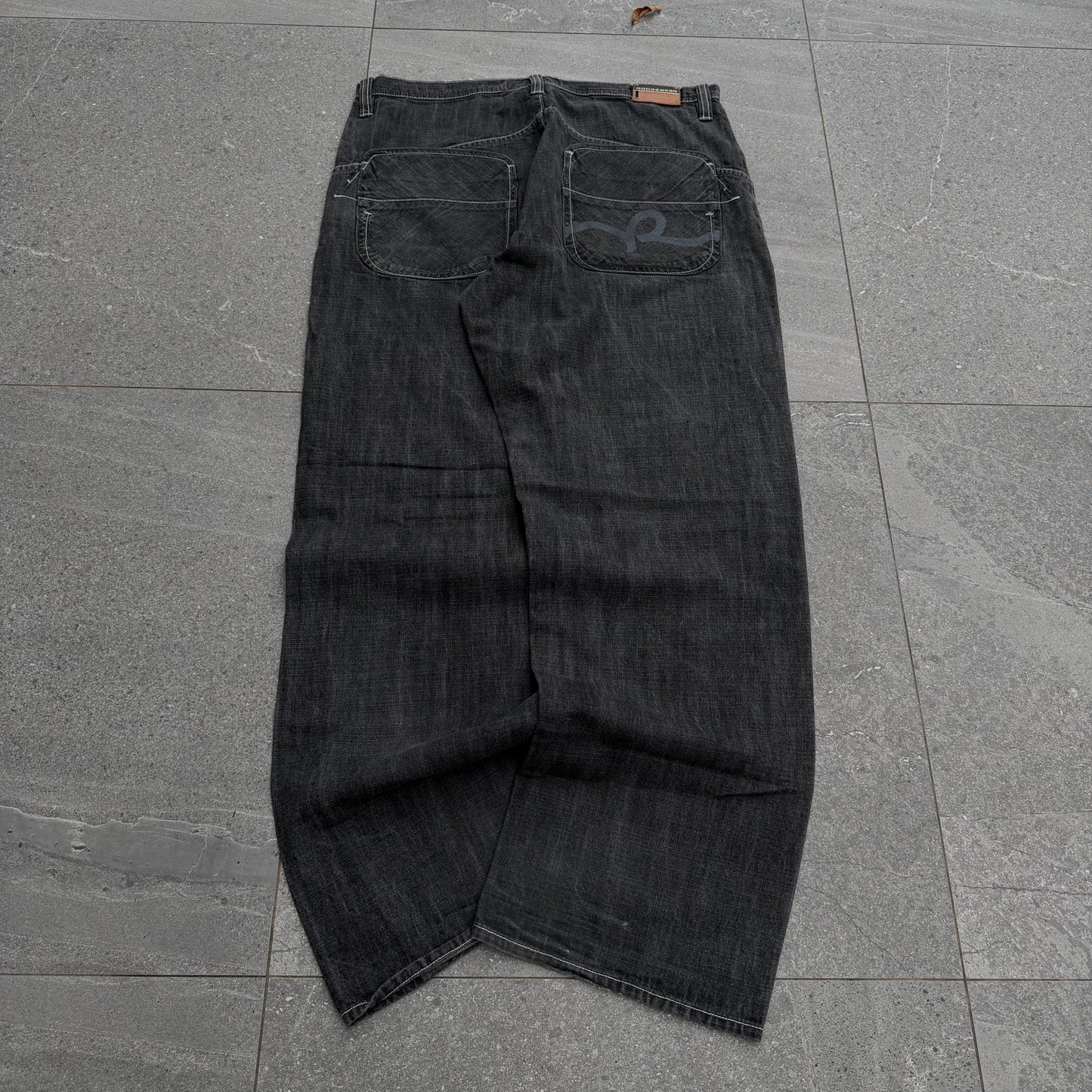 beauuutiful rocawear engineered jeans - 36x33”