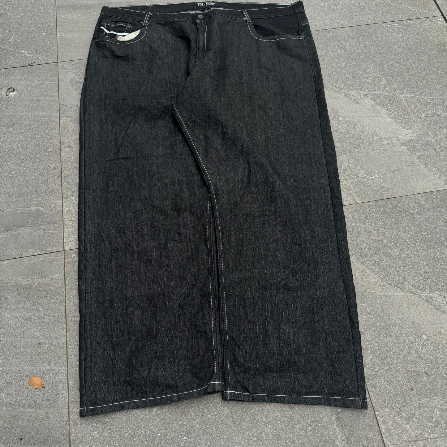 size 50 jeans ☠️☠️☠️ 50x33”