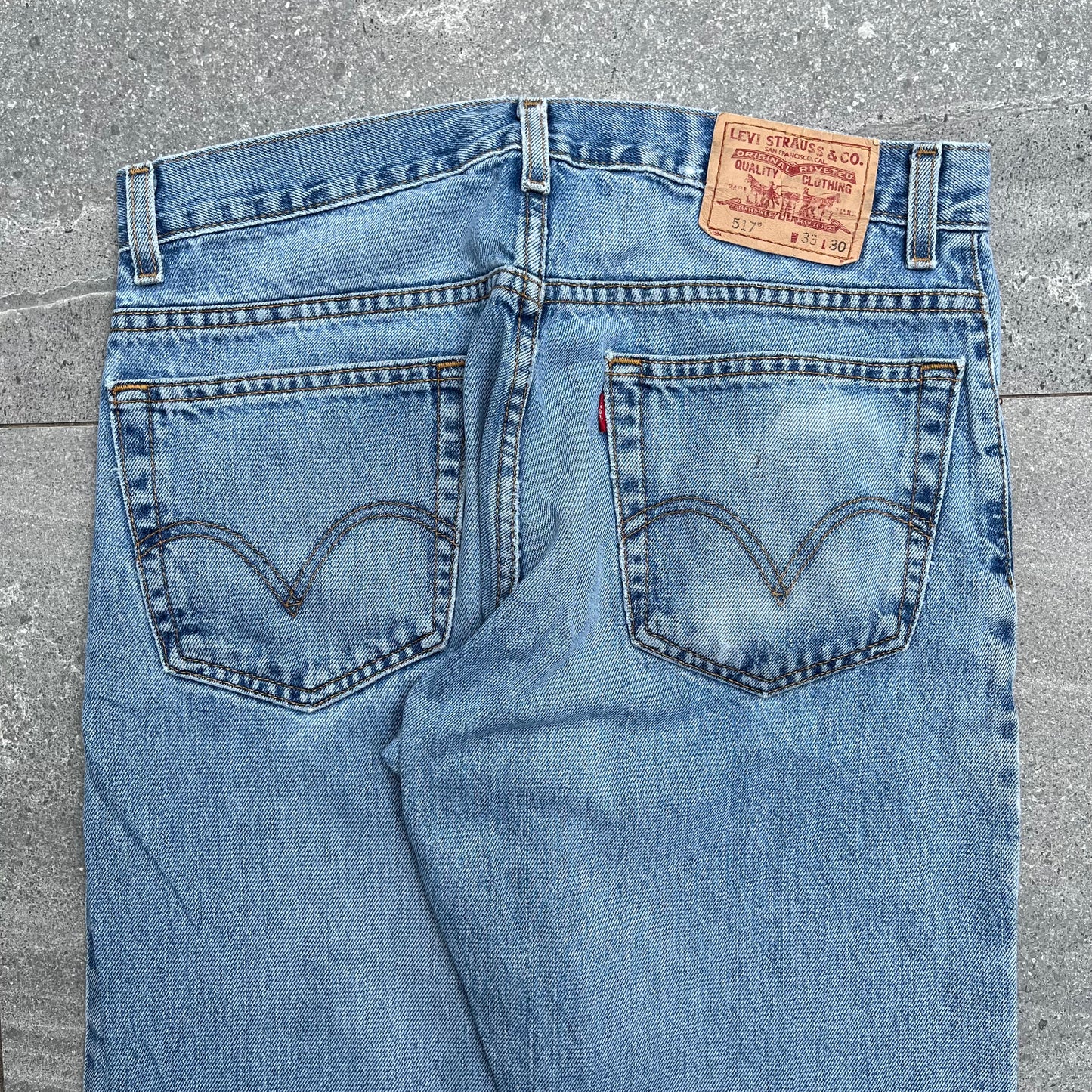 these are soo gooooooooooooood 😫😫😫 levi 517 bootcuts - 32x30”