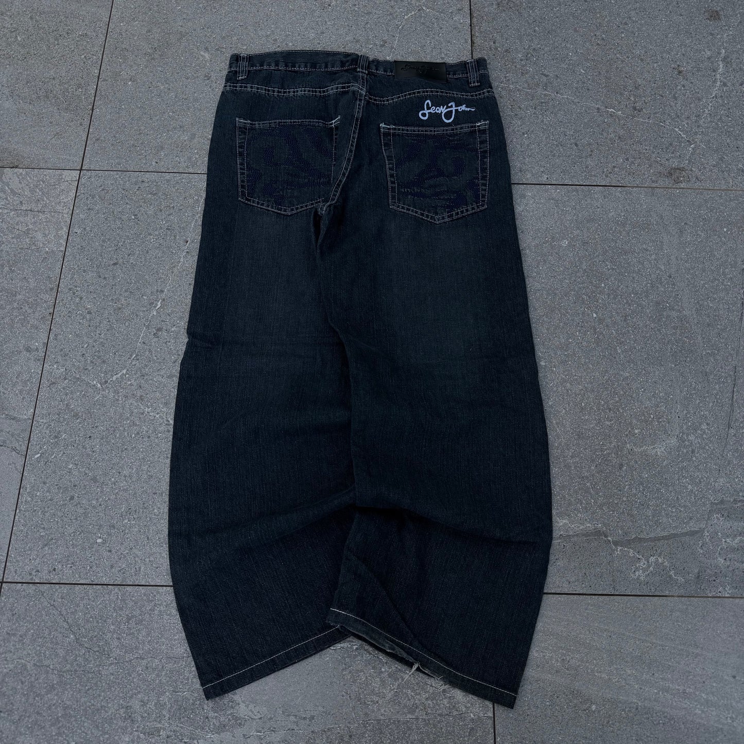 sean john pocket hit - 33x27”