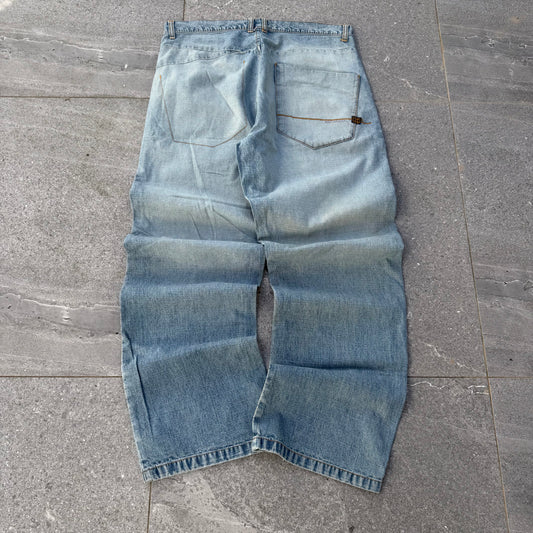 PHAT billabong light wash denims - 34x32”