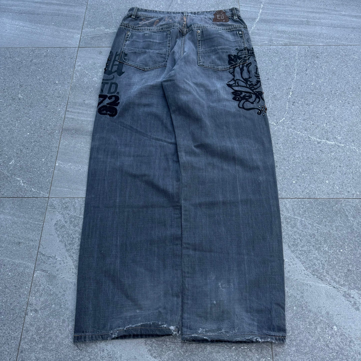 ecko studded side hit jeans - 36x33”