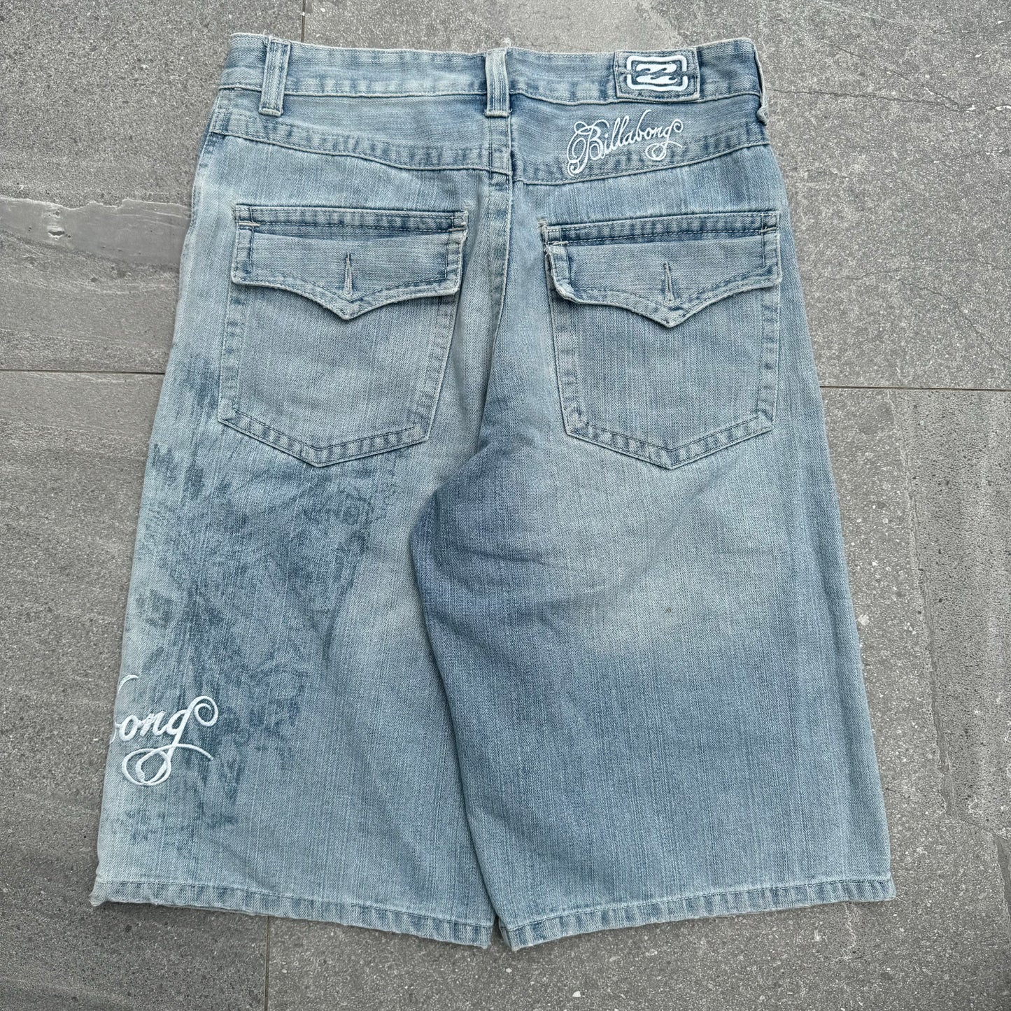 beautiful billabong jorts - 32x14”