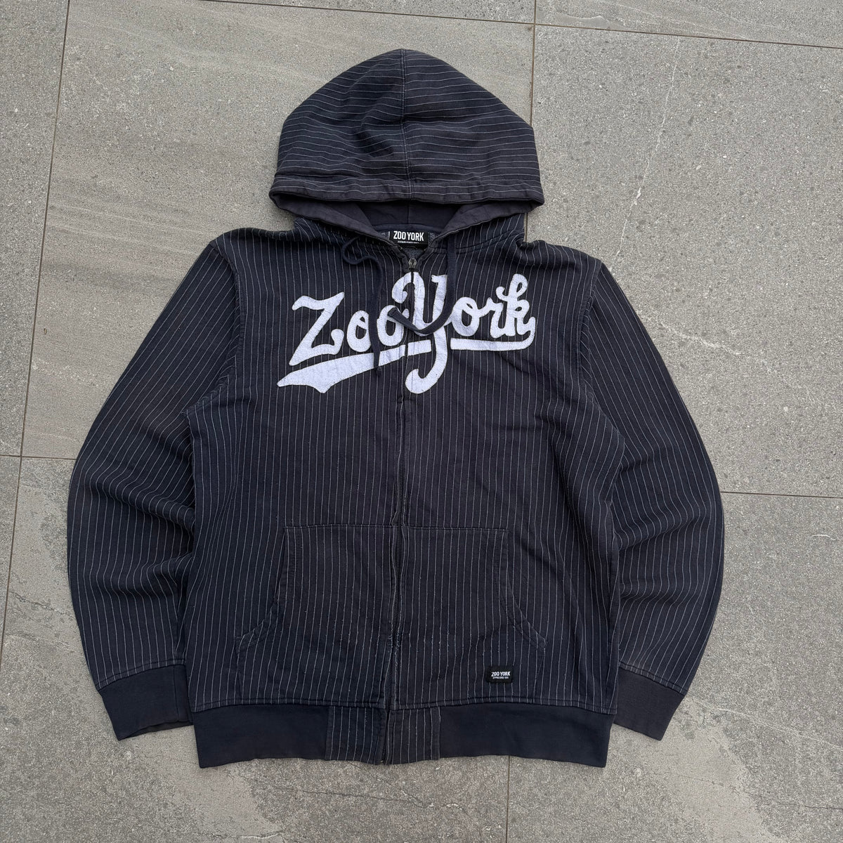 pinstripe embroidered zoo york zip up - M