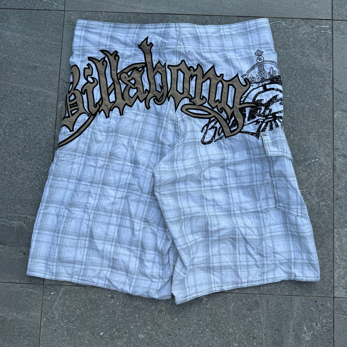 goat plaid billabongs - 34x12”