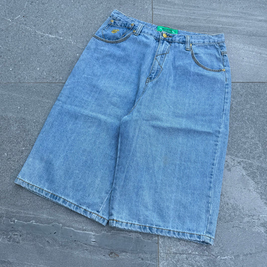 cleaaaaan rocawear jorts - 32”