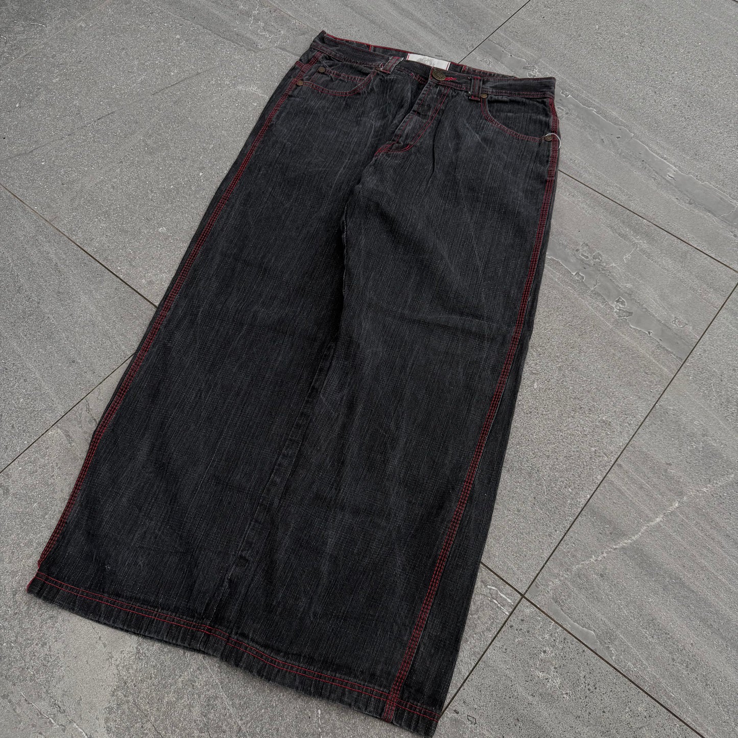 ashy black RRs - 32x30”