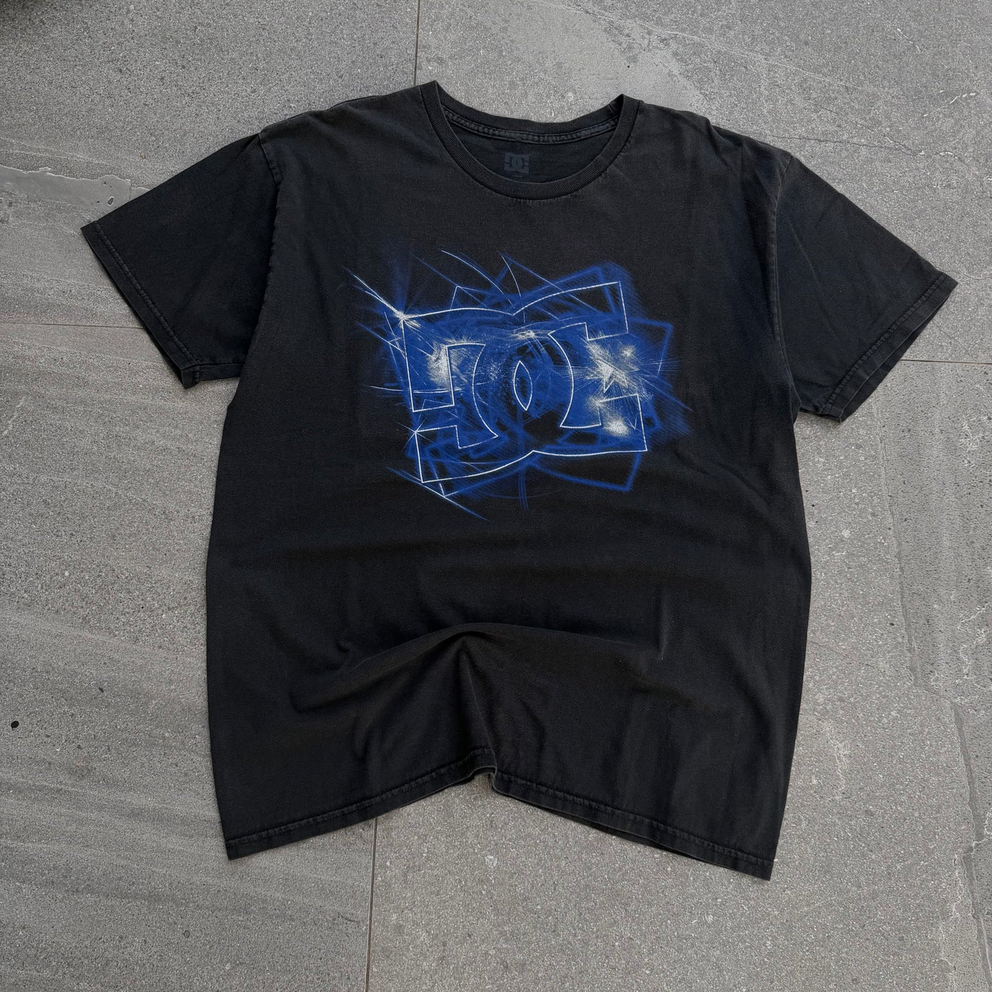 DC lasers tee - L