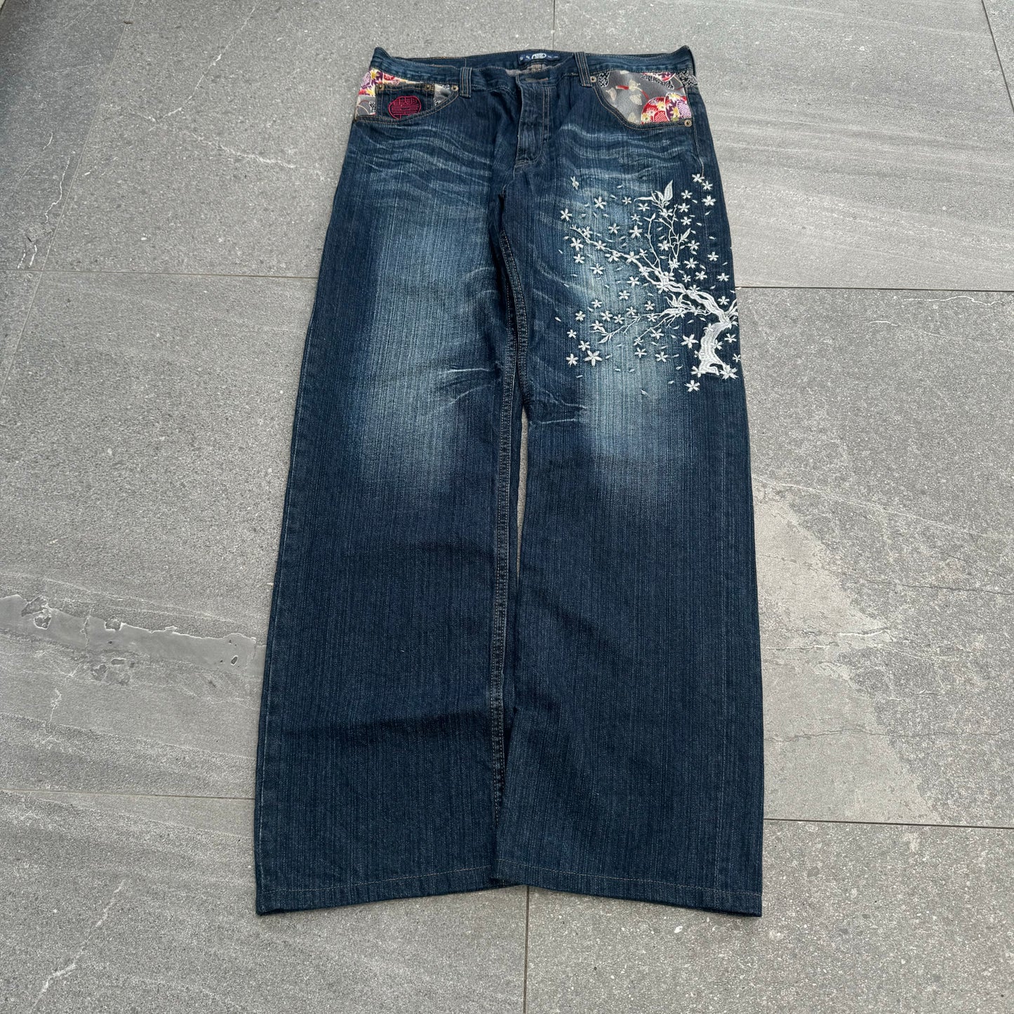dual koi jeans 🎣- 33x31”