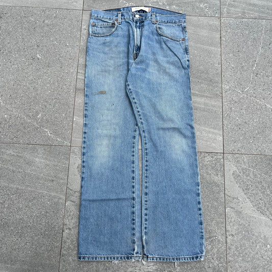 these are soo gooooooooooooood 😫😫😫 levi 517 bootcuts - 32x30”