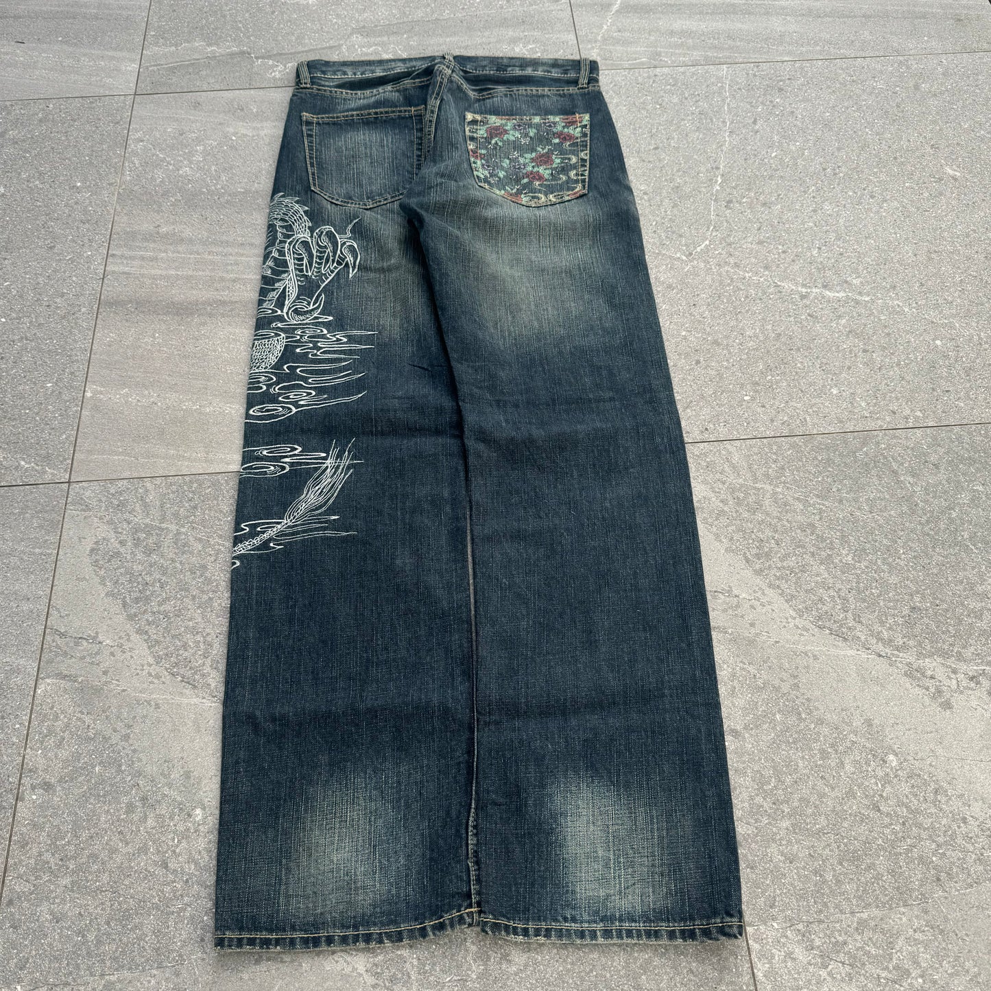 beautiful japanese jeans - 33x32”