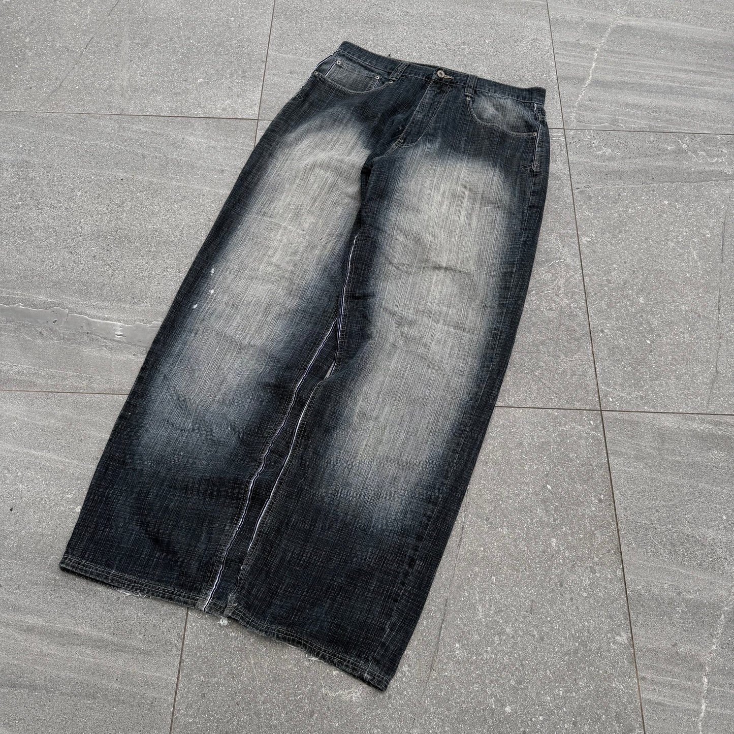 10/10 koman fades - 34x33”