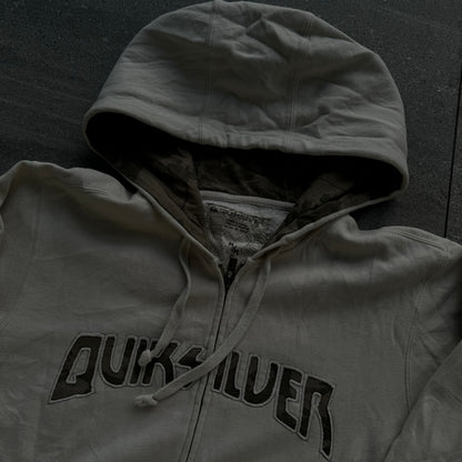 sexy quiksilver hoodie (idk why the second pic is cooked but this is tuff) M