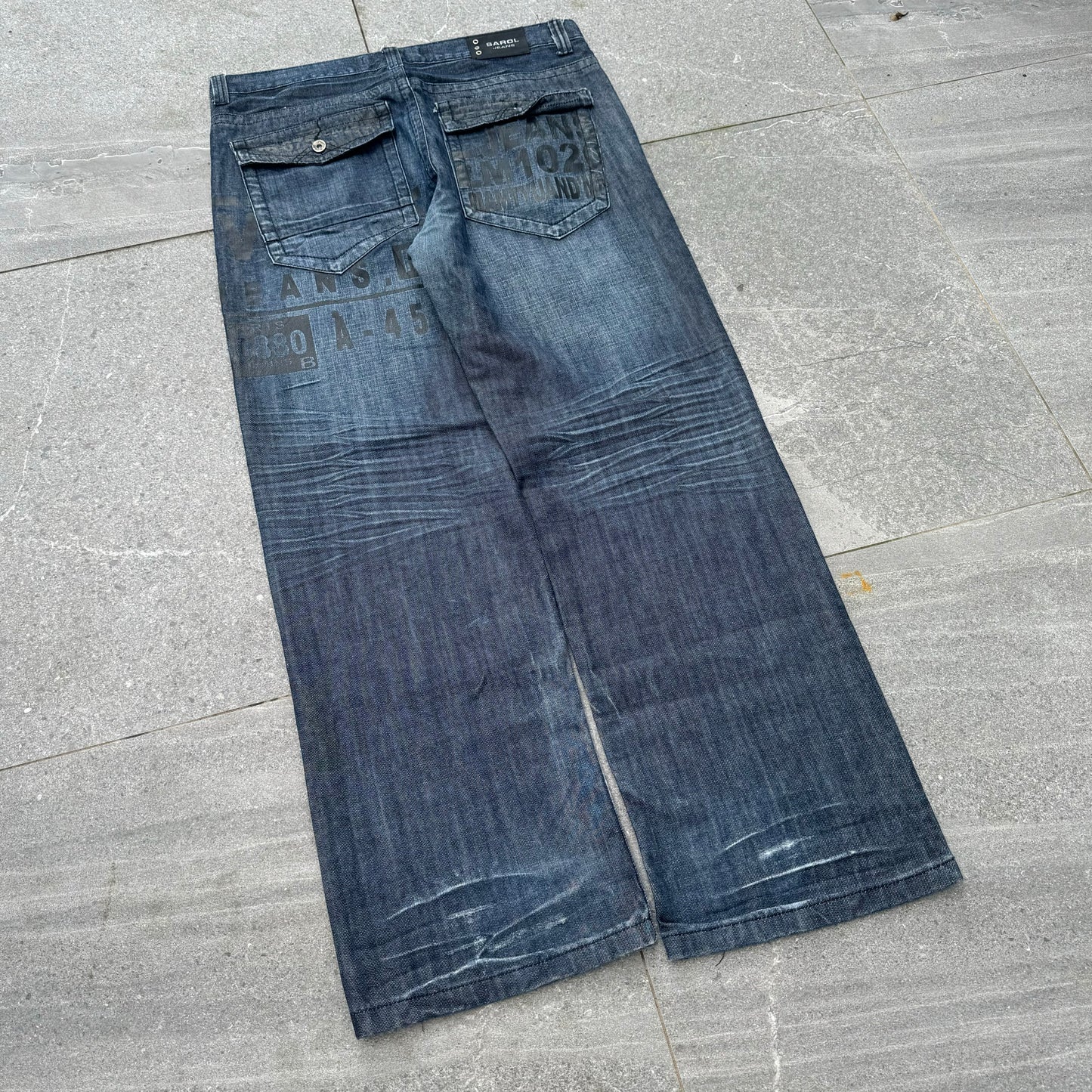 just woke up now i’m locking back in 38x33” raw denim