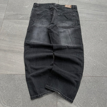 dodeca southpoles - 40x32”