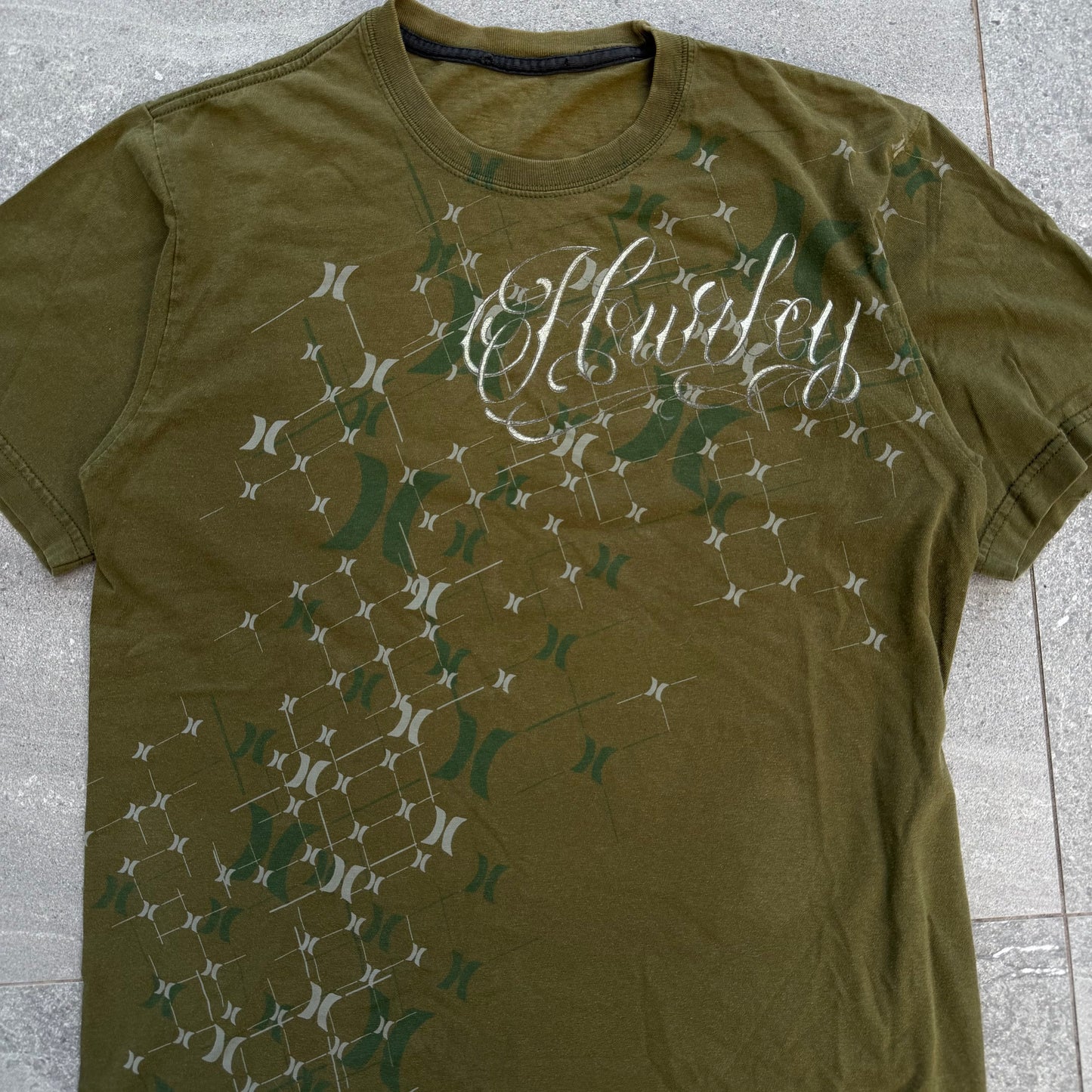 army green hurley tee 🪖 - M