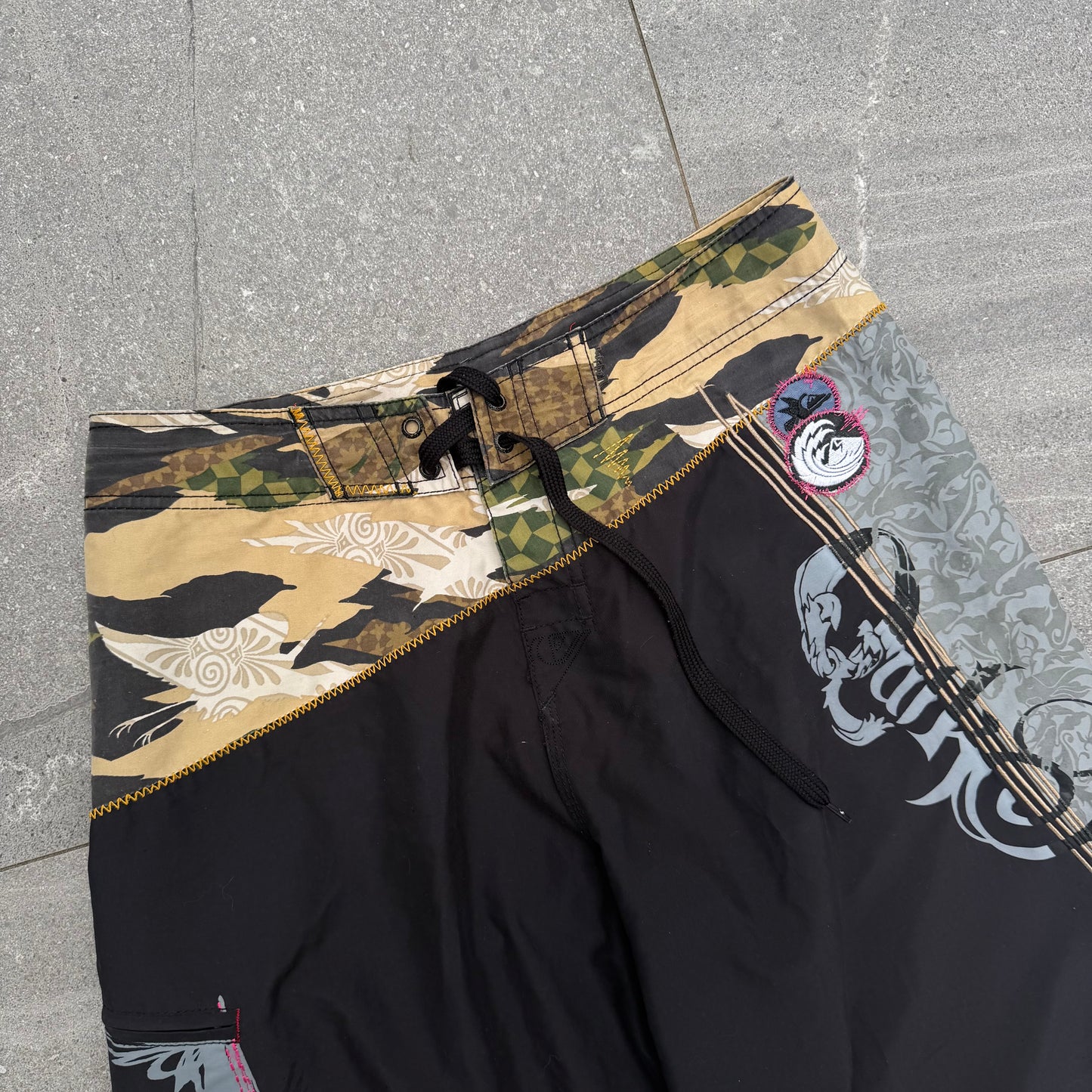 grail quiksilver camo split waist shorts - 31”