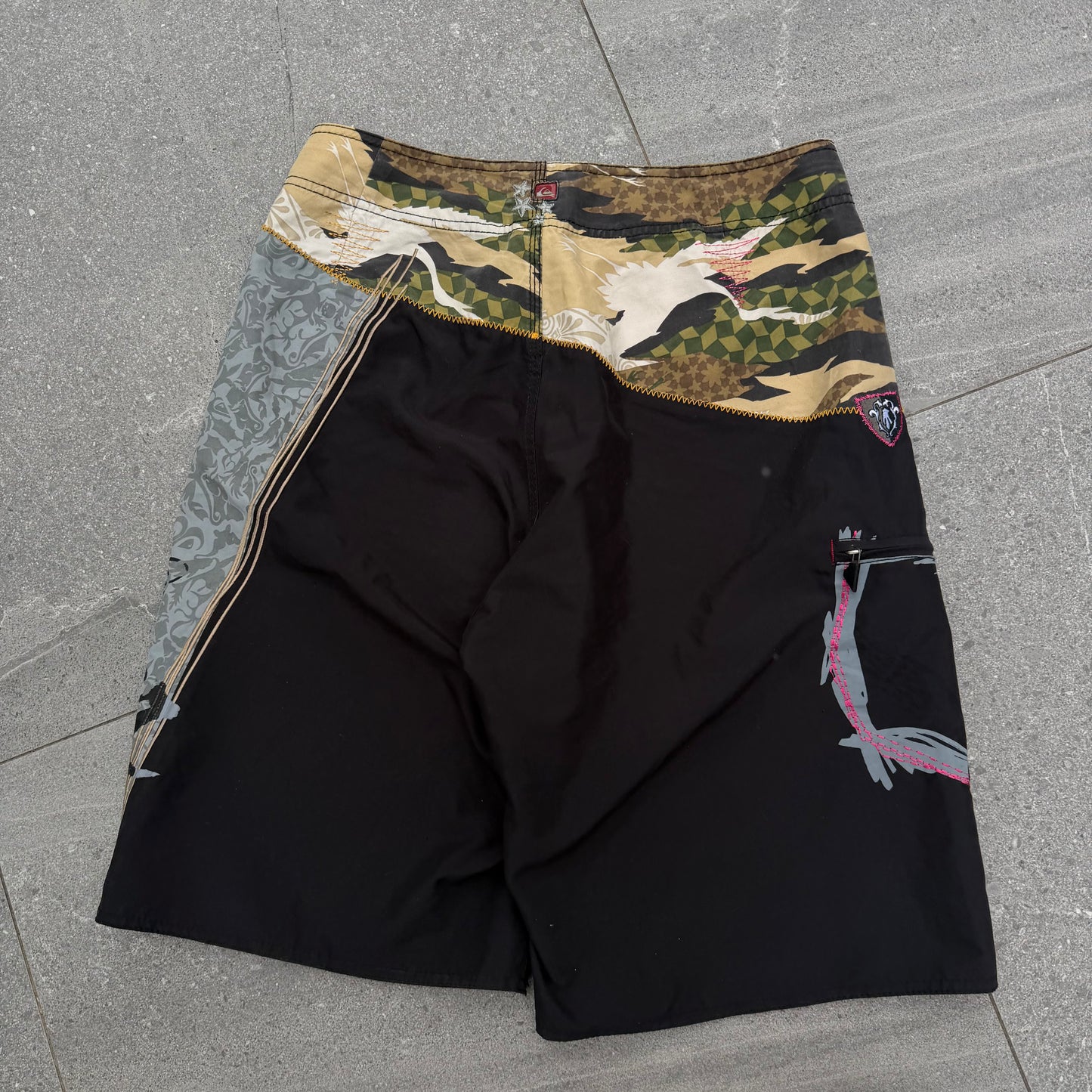 grail quiksilver camo split waist shorts - 31”