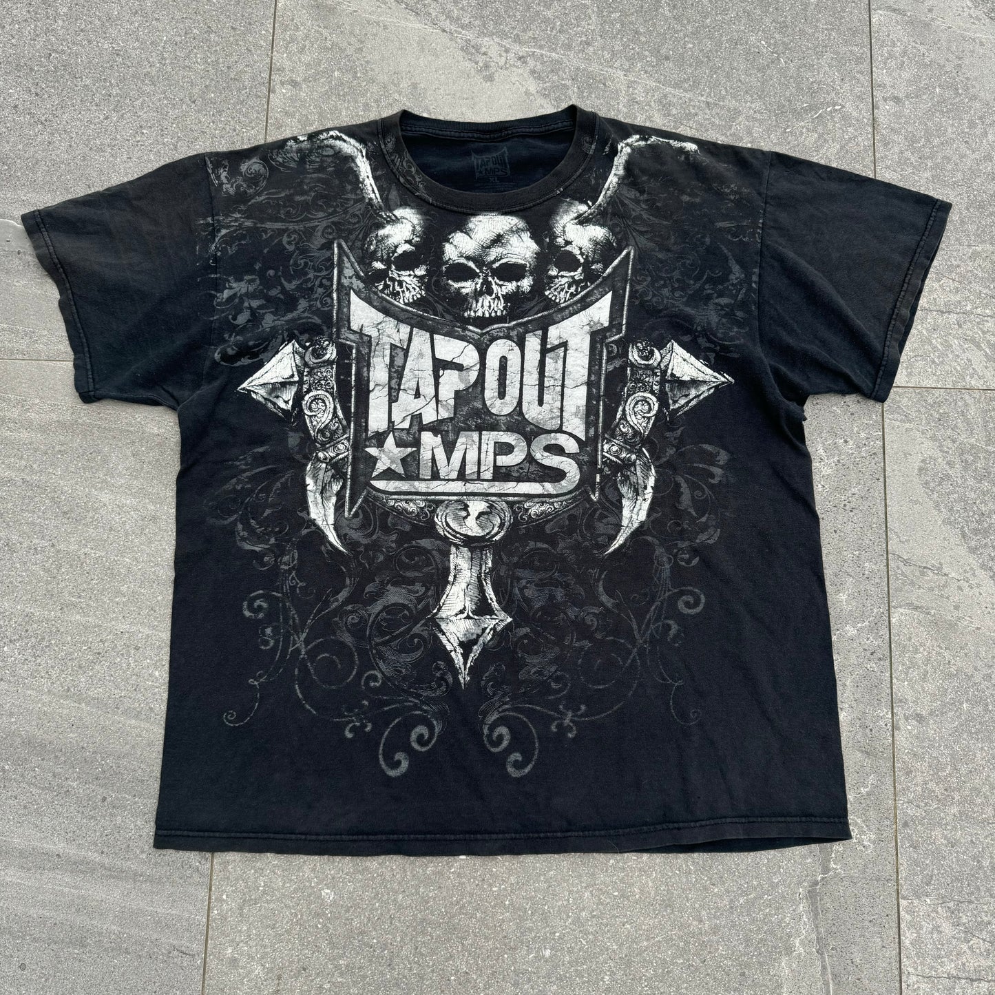 tapout skull tee - L