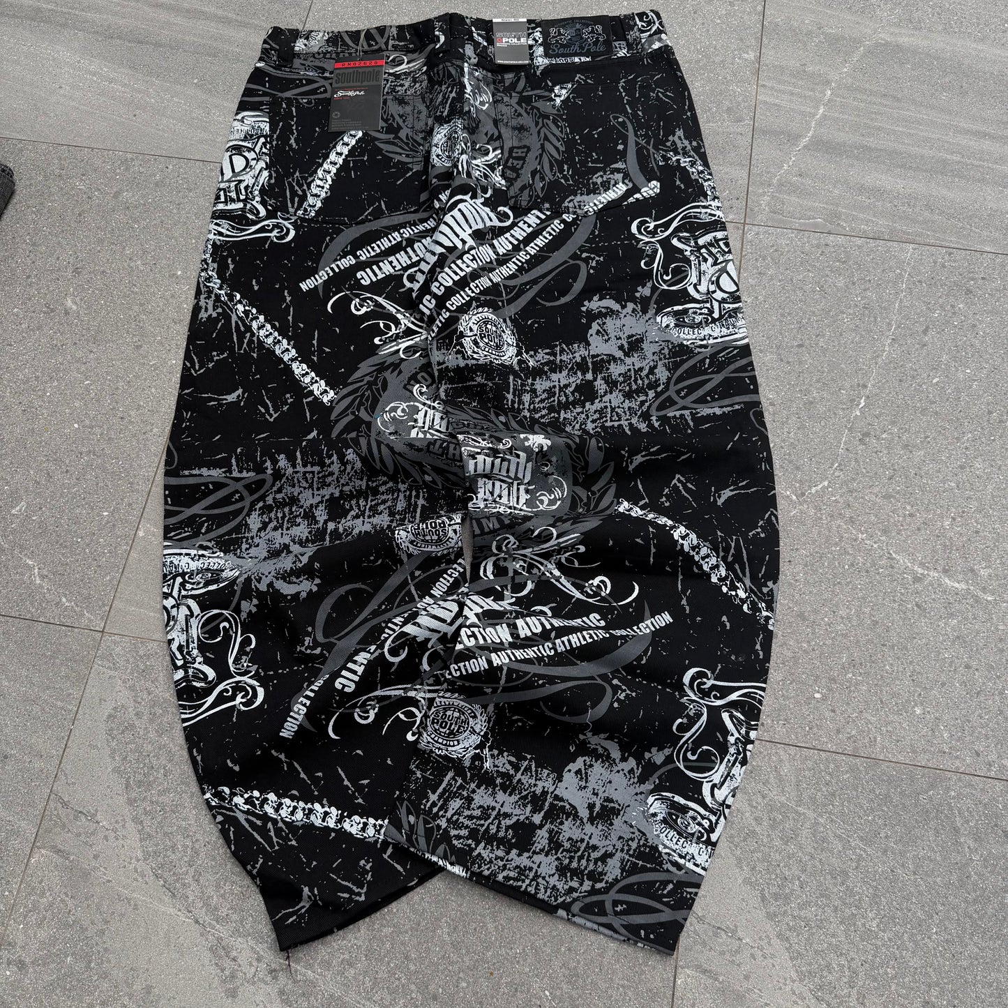 *DEADSTOCK* AOP southpoles - 40x31”