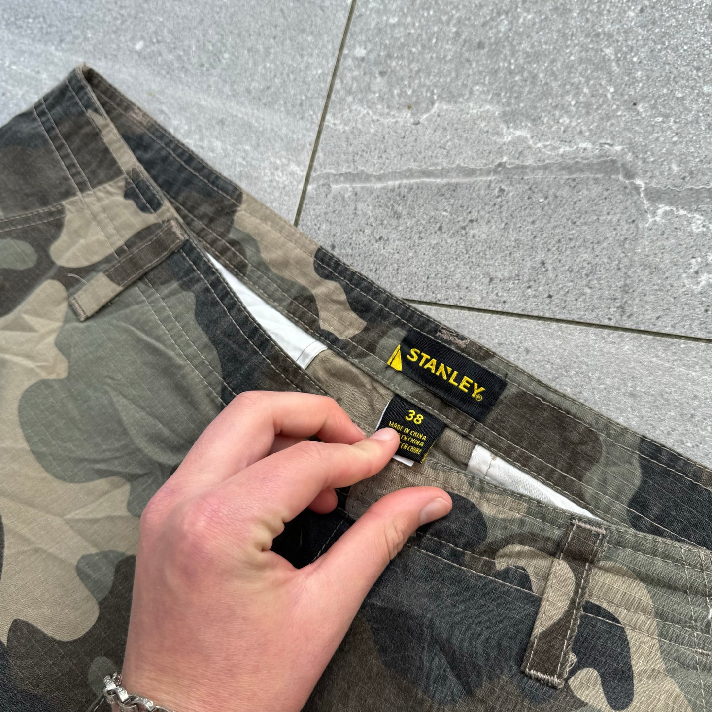 stanley camo shorts - 38”