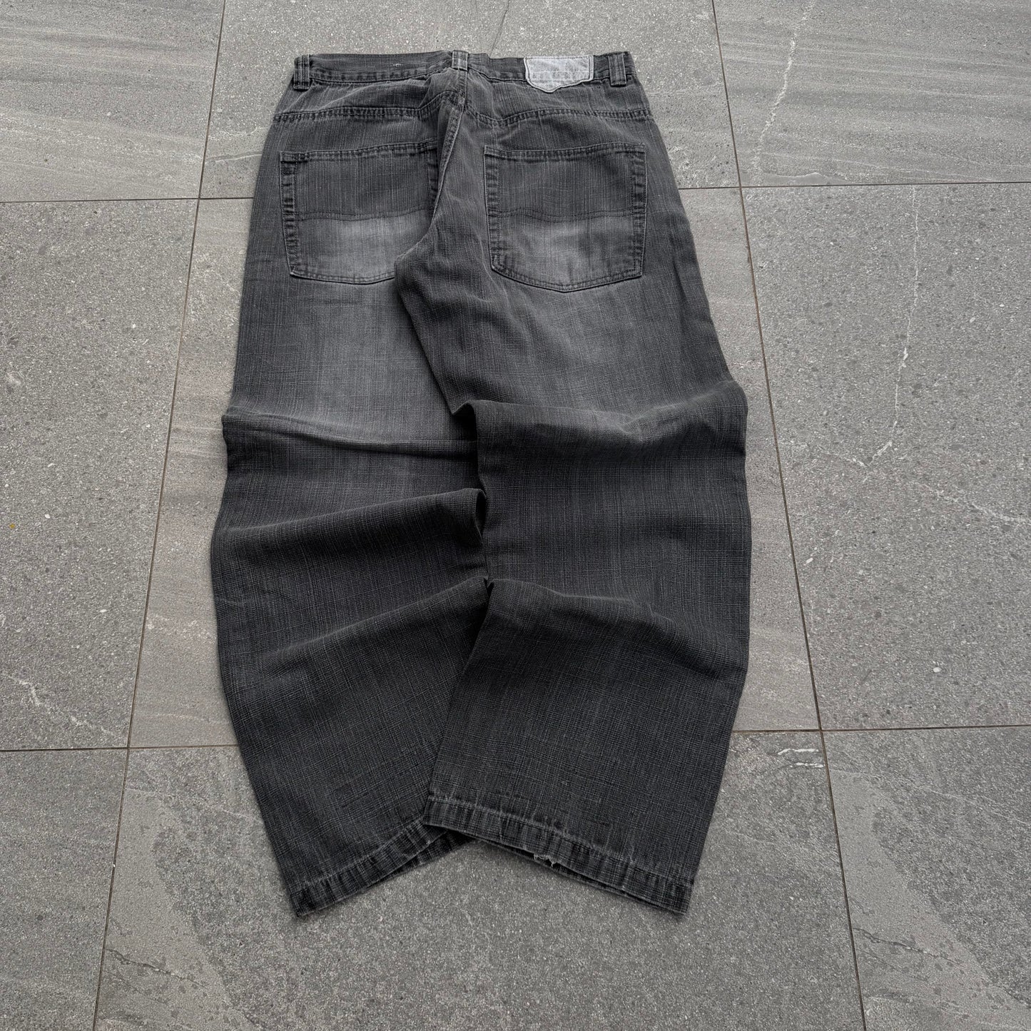 just some tidy af black faders - 30x39”