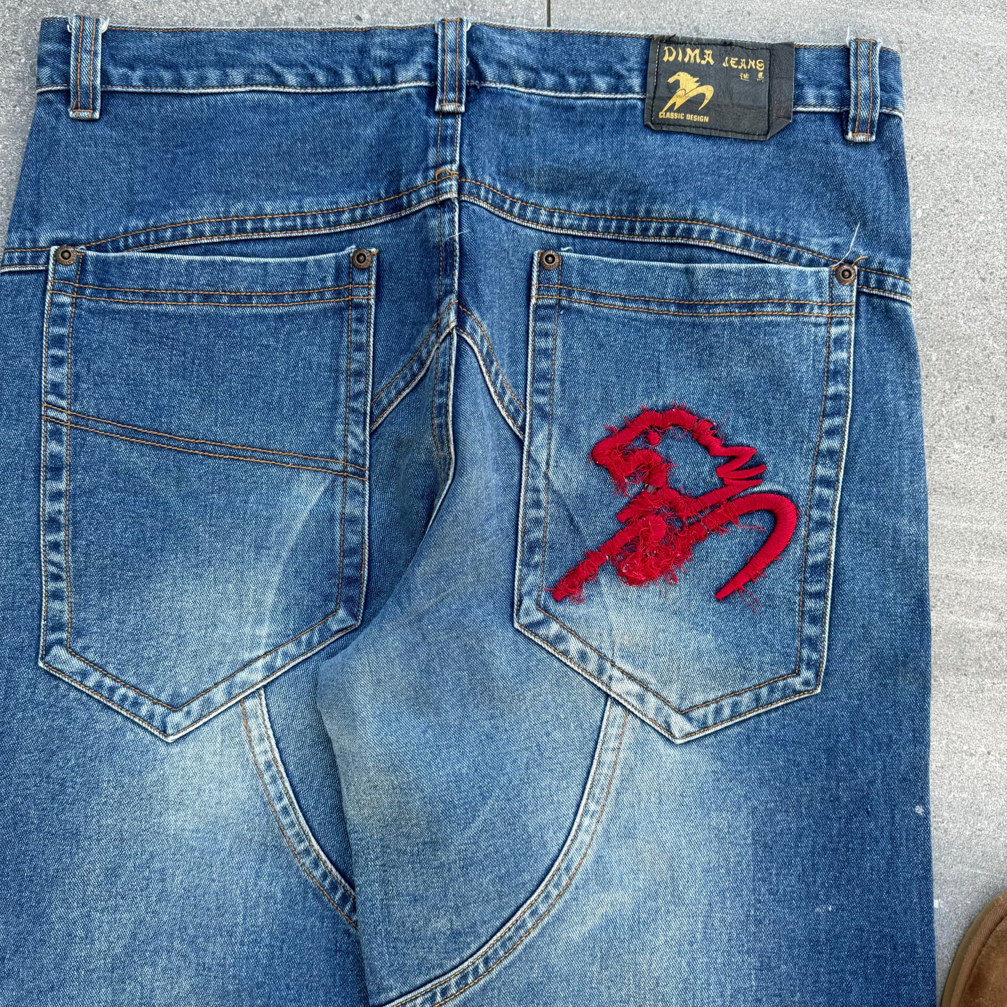 someone took a bite out the heel of these lmfao 38x32”