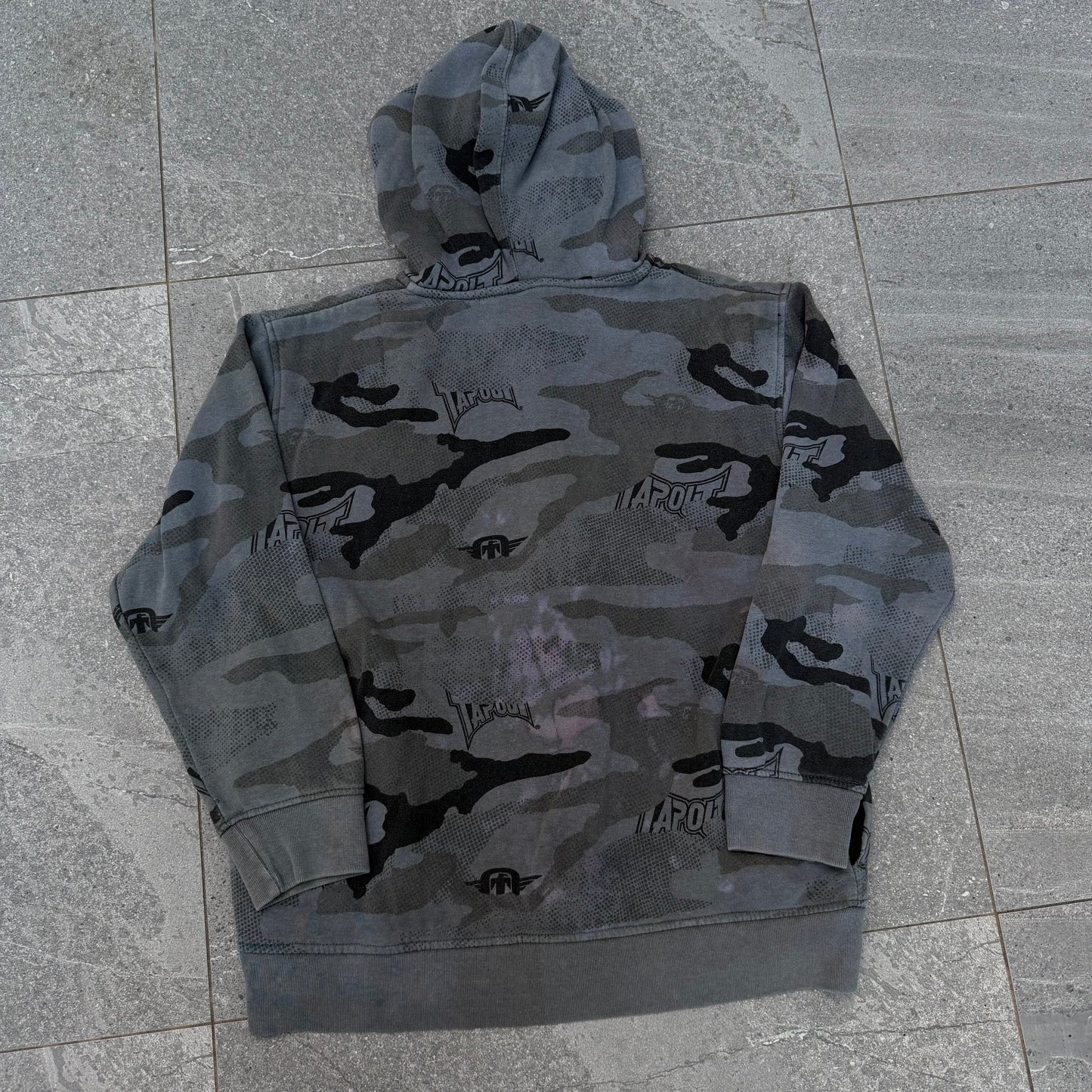 tapout camo zipup - XS