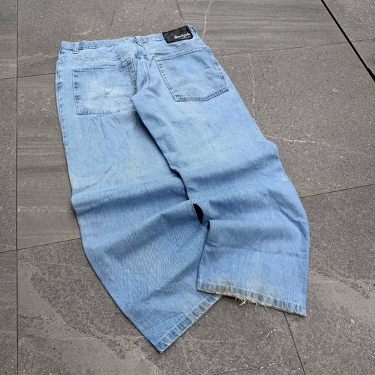 beautifully fitting southpoles - 38x33”