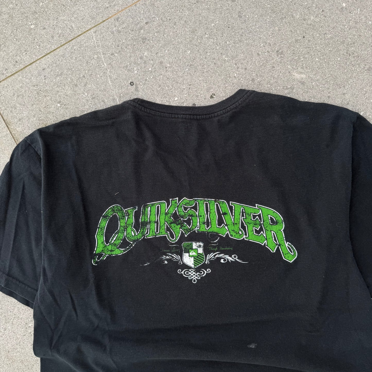 quiksilver tee - L