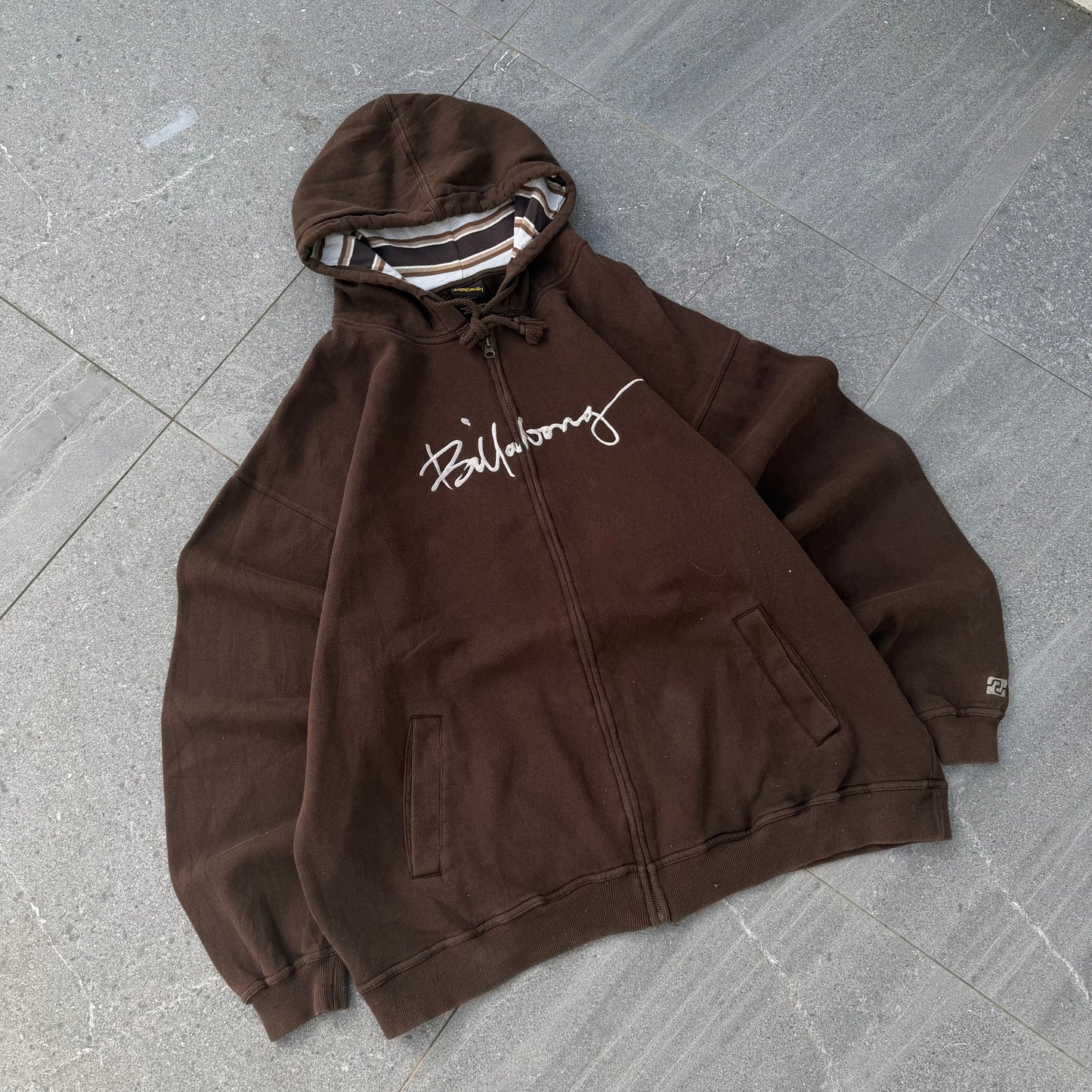 cleaaaanest 🧼 90s billy hoodie - XL