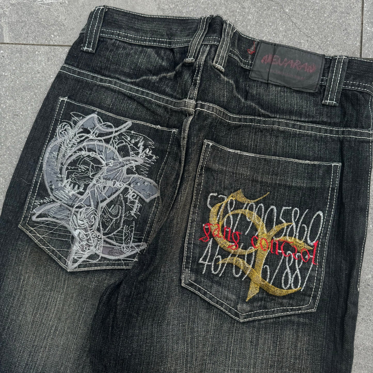 HARDDDD neveran faders - 32x33”