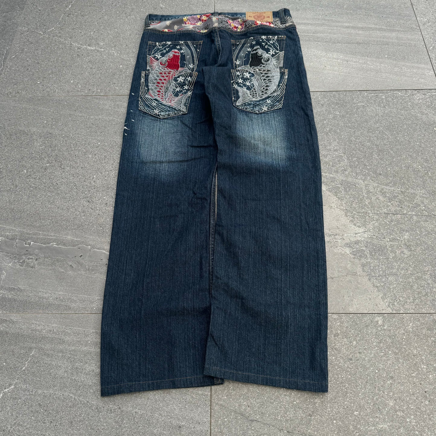 dual koi jeans 🎣- 33x31”