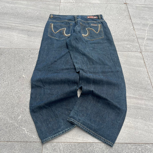 dark wash eckos - 32x30”