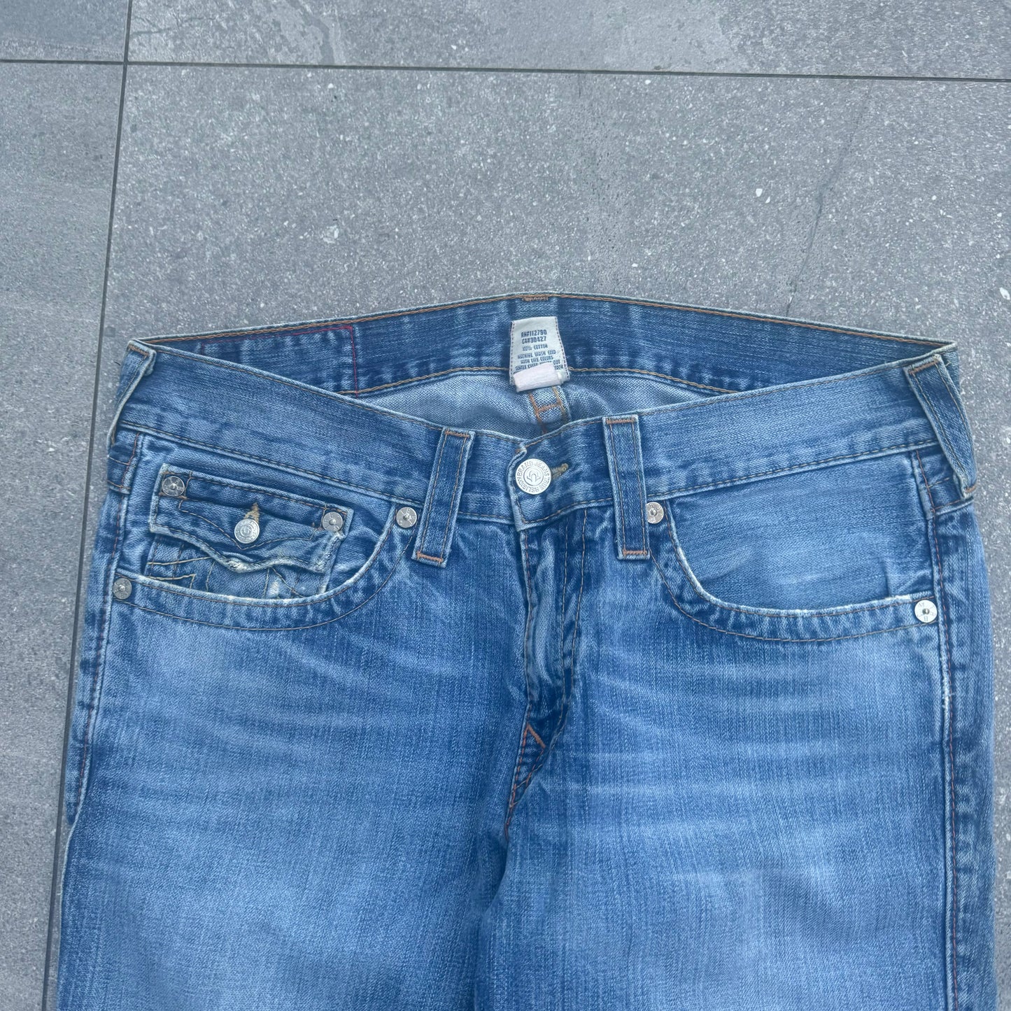 goated everyday trueys - 36x31”