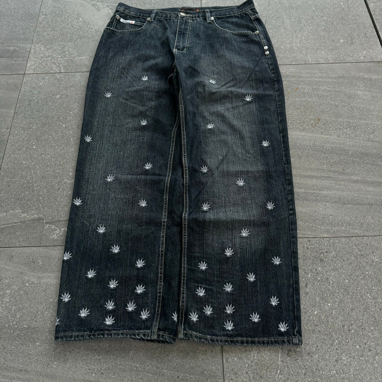 bathroom sesh grail jeans - 40x33”