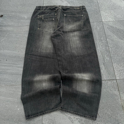 delf jeans - 42x32” (can fit most sizes tho)