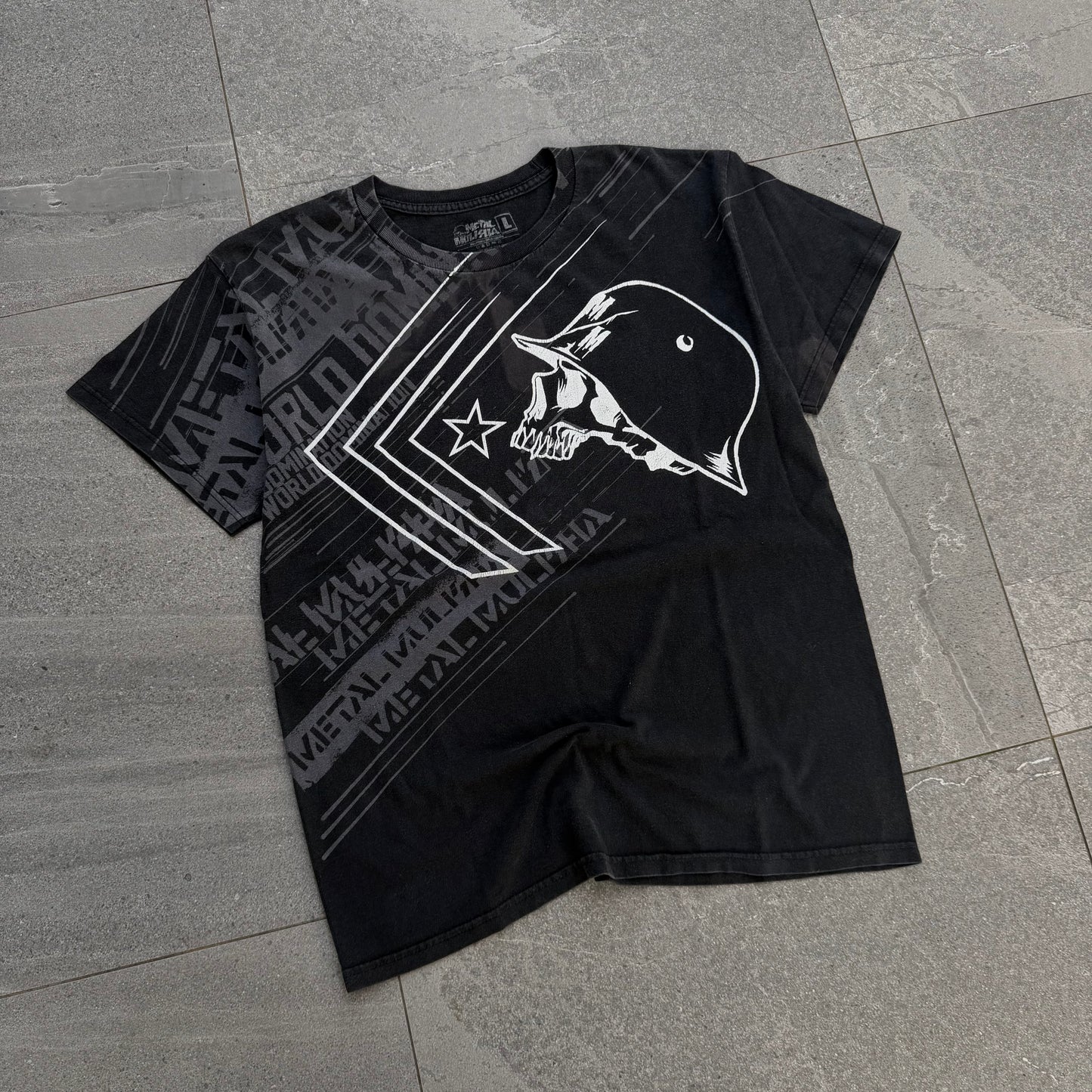 boss metal mulisha tee - L