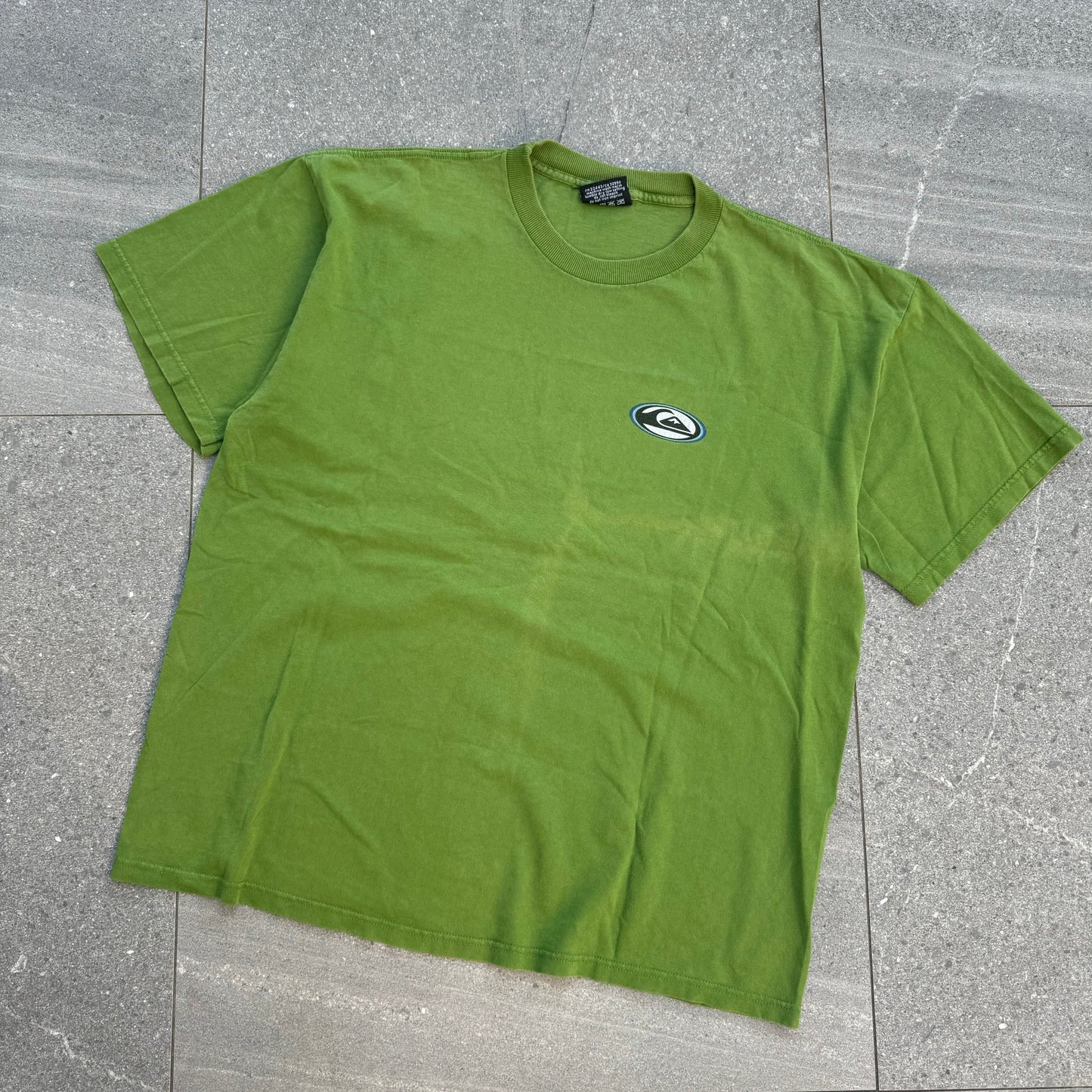 absolutely gorgeous 90s quiksilver tee - XL