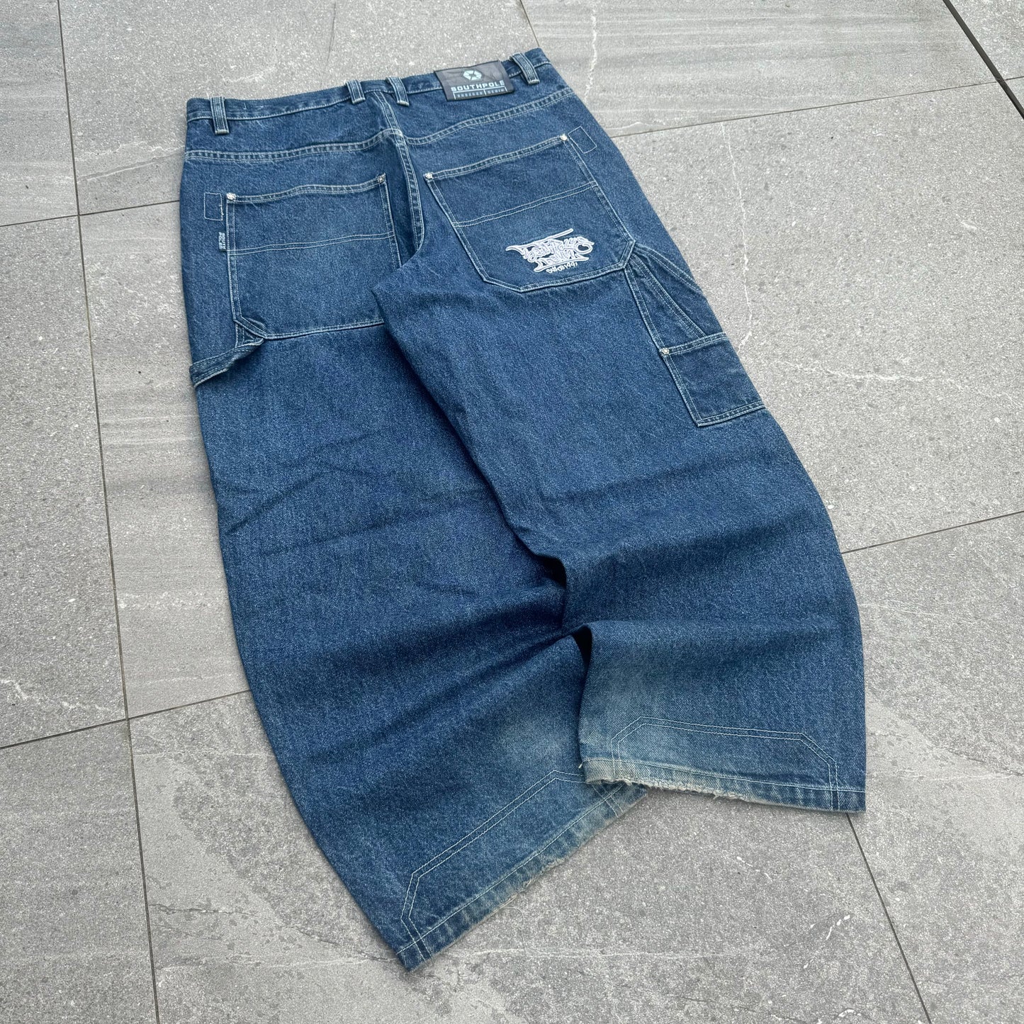 southpole graffiti’s - 36x30”