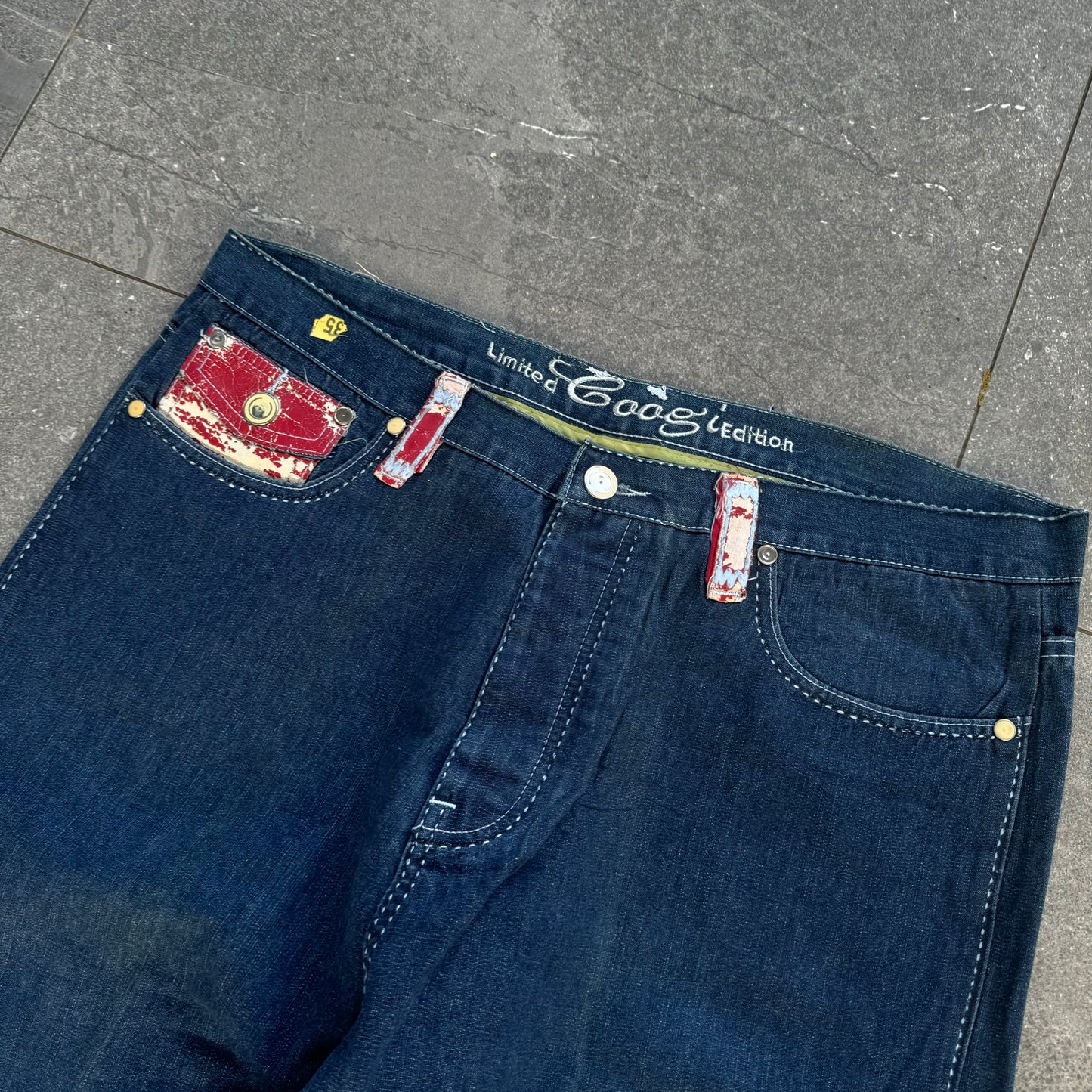 coogi jeans - 40x33”