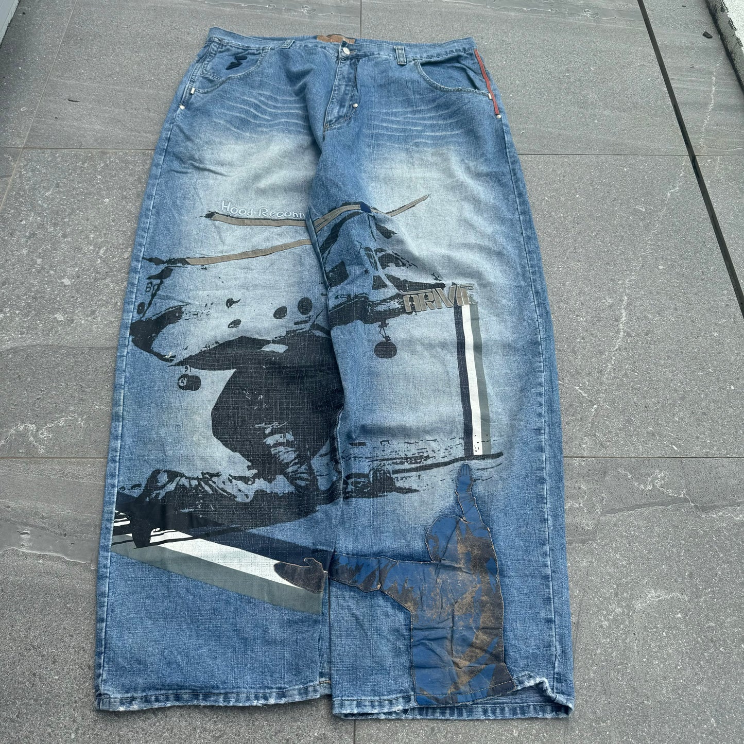 WELCOME 2 THE HOOD. 42x34”