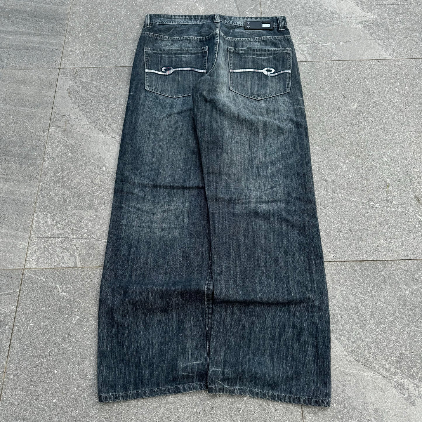 plaid pocket ecko jeans - 33x31”