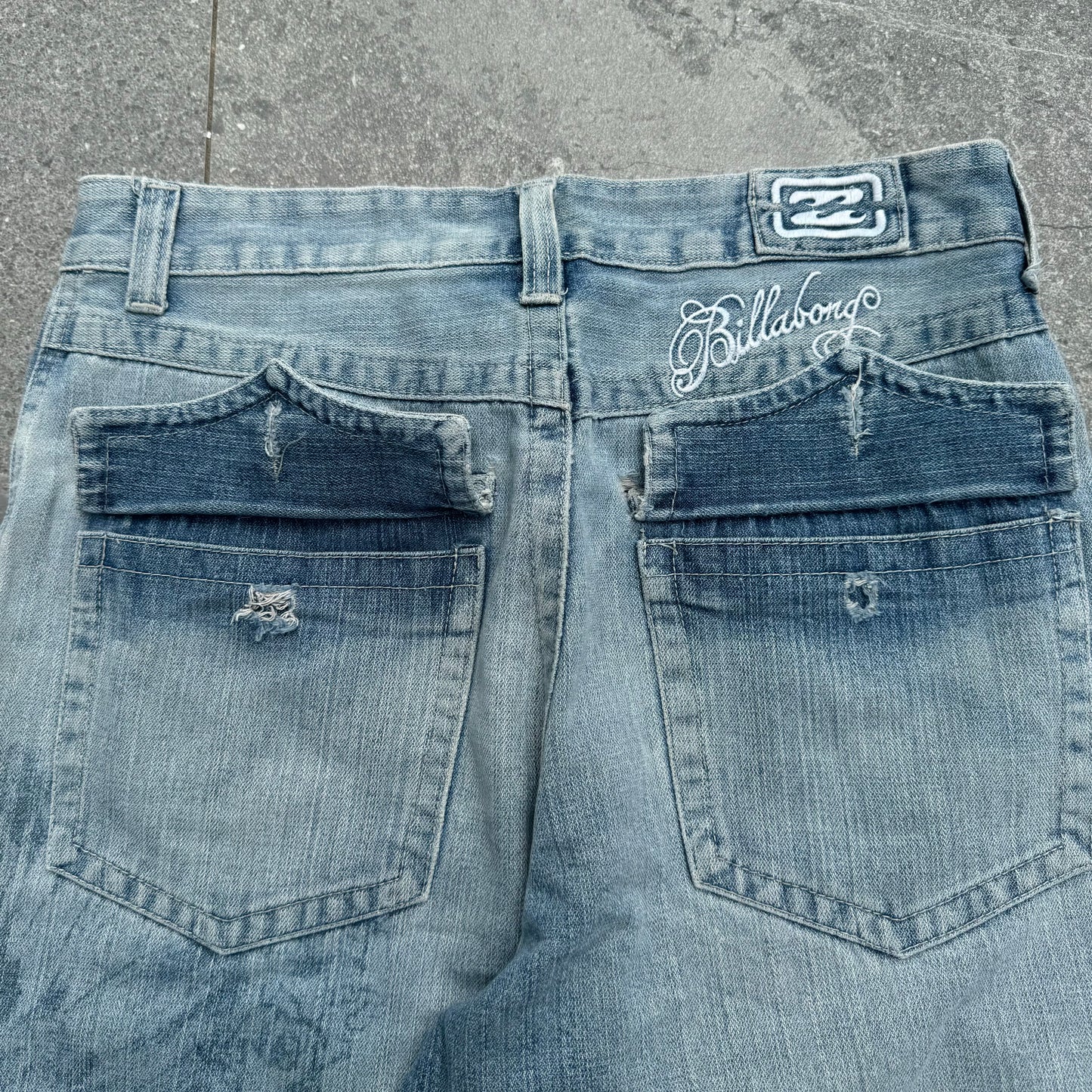 beautiful billabong jorts - 32x14”