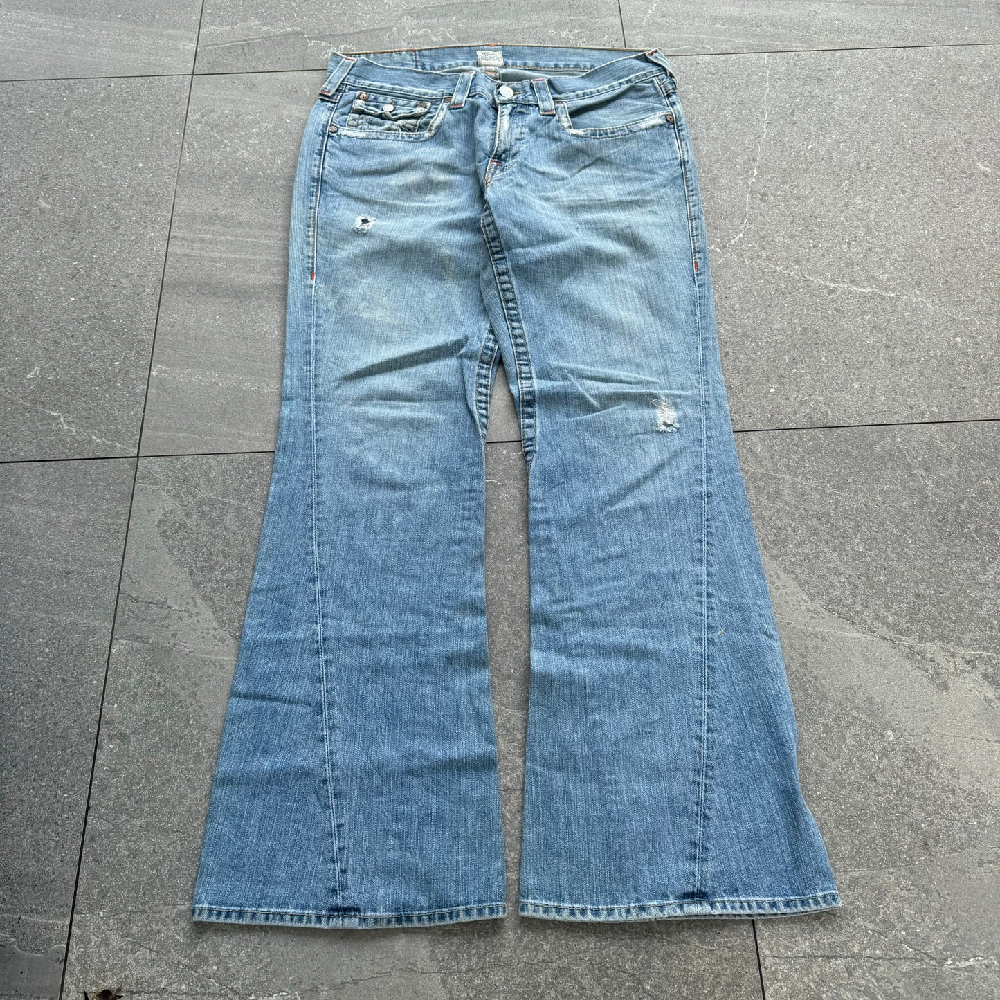 GOAAAAT BOOTCUT TRUEYS 35x33”