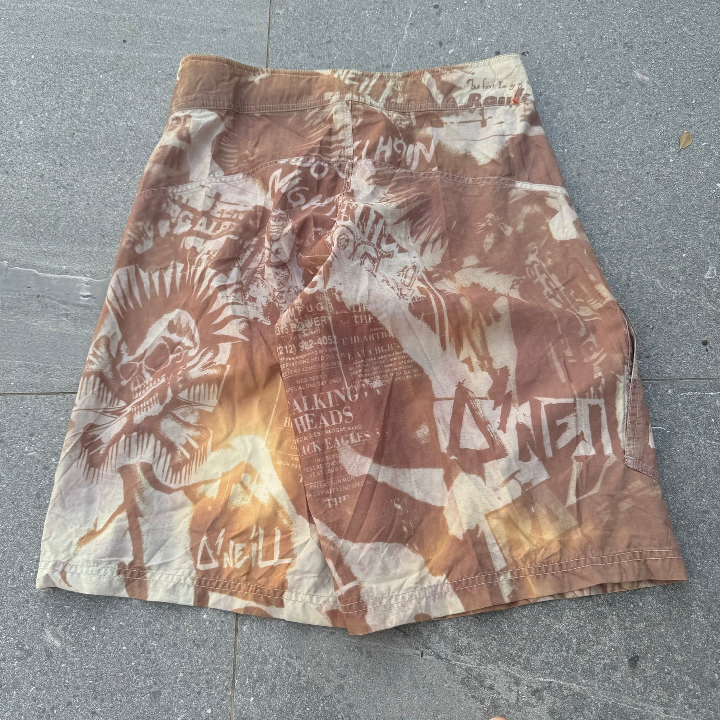 oneill boardies - 32x12.5”