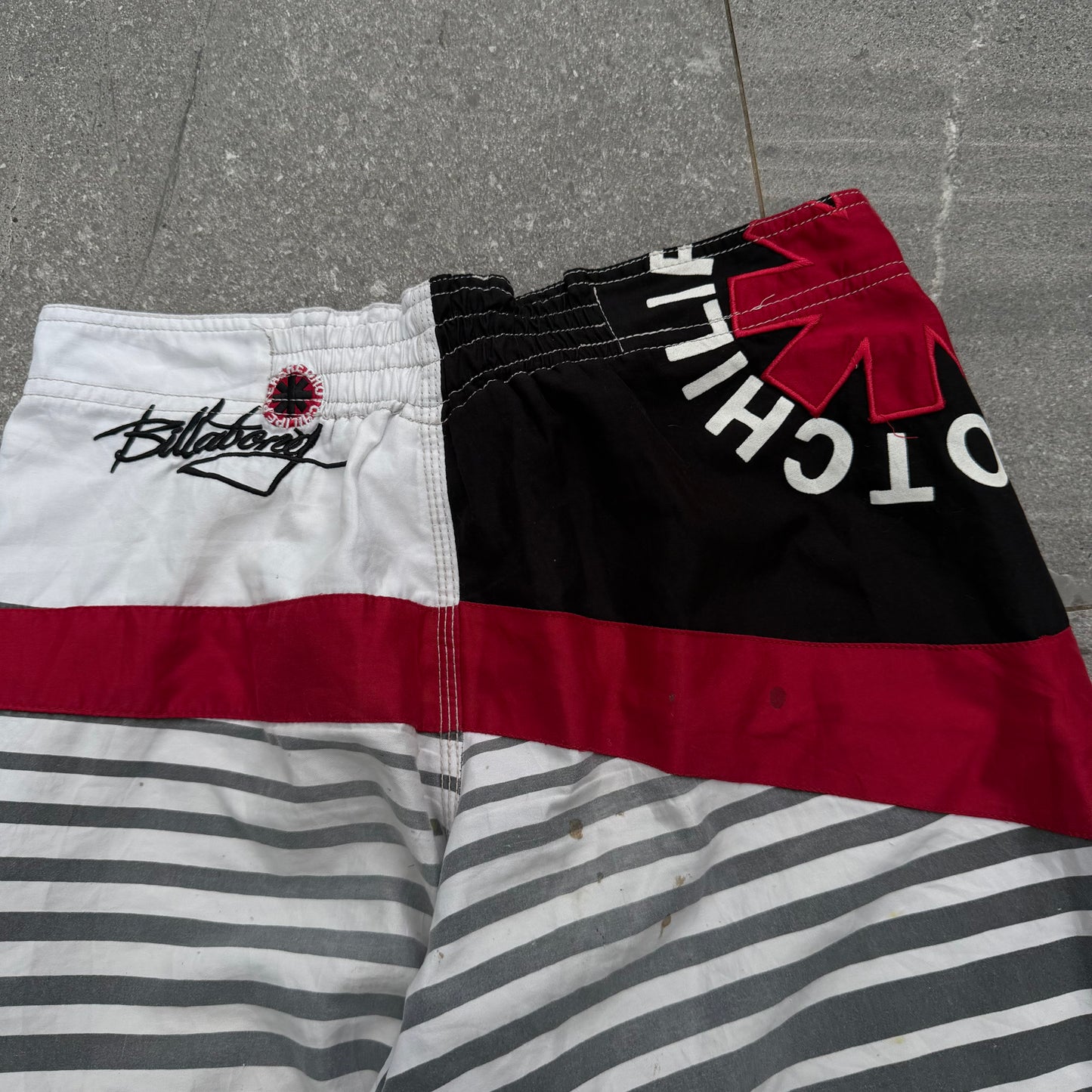 rare billabong x chilli peppers boardies - 31”