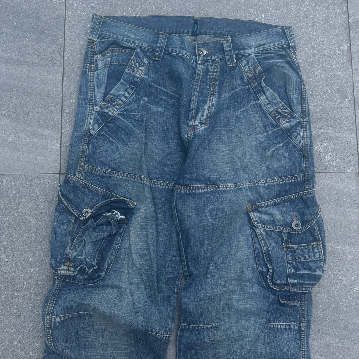 genuinely fucking beautiful bootcut cargos - 33x33”