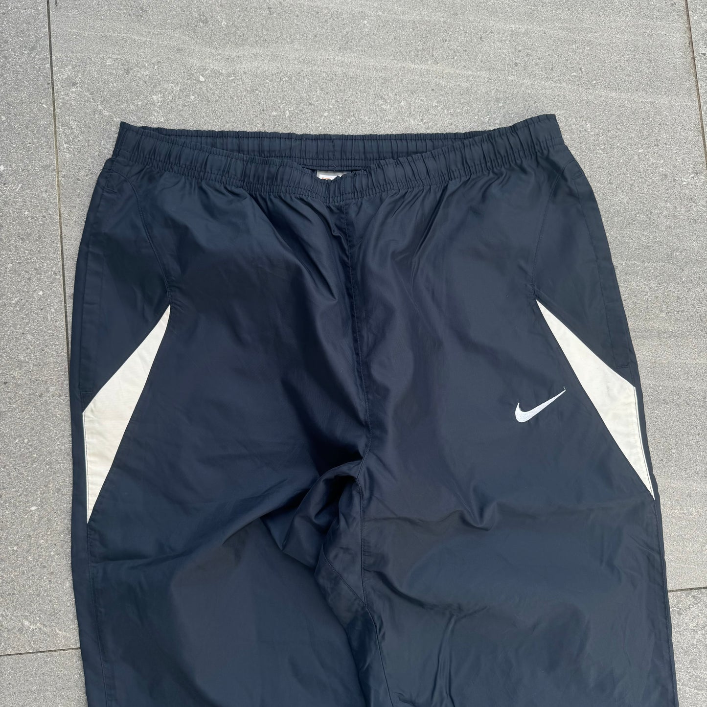 lightweight nike tracks - M/L